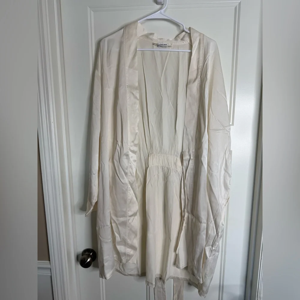 Women’s Elegant Cream Silk Robe and Slip Set, size 1X - Picture 11 of 13